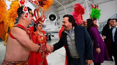¿Por qué baila Gustavo Sáenz? La estrategia de su momento viral en Salta