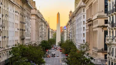 Fraude, dolor y corrupción: el turbio contexto que recibió al Obelisco