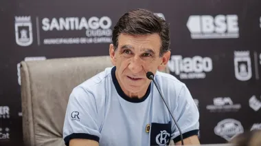 Milito decidió echar a Gustavo Costas de Racing: cómo reaccionó el entrenador