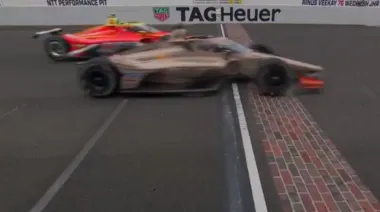 Félix Rosenqvist ganó unas 500 Millas de Indianápolis infartantes tras un final histórico
