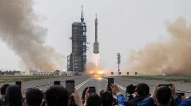 La Luna pasa por Neuquén: China acelera y Argentina queda en el mapa