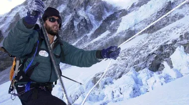 El hombre que subió el Everest sin poder verlo y desafió todos los límites