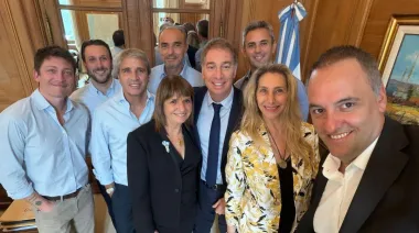 Caputo y Menem, cara a cara: la reunión que apunta a ordenar La Libertad Avanza