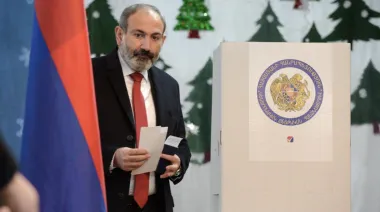 Armenia vota qué hacer con su derrota