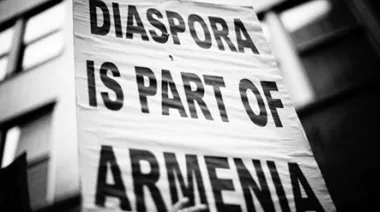 La diáspora mira Armenia y también pesa