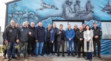 Una visita de Kicillof en Mar Chiquita reabre la agenda sobre Malvinas