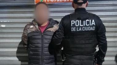 “Perdimos, jefe”: los sorprendieron forzando un local y cayeron con un auto robado
