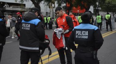 Controles en River - Central: contravenciones, trapitos y carnets truchos