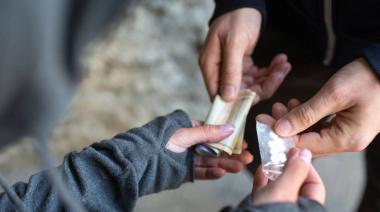 Vecinos alertaron por movimientos extraños y descubrieron una red de venta de drogas