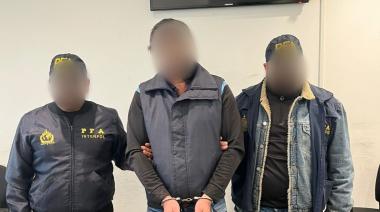 Lo frenaron en un control de rutina y descubrieron que tenía pedido de captura por un doble crimen