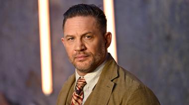 Carpetazo para Tom Hardy tras su despido de la serie Tierra de Mafia
