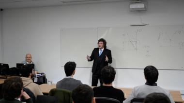 Milei vuelve a mostrarse en público con una exposición sobre economía y empleo en el MALBA