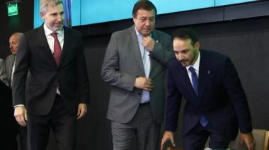 Milei recortó fondos y dejó en pausa rutas, agua potable y saneamiento