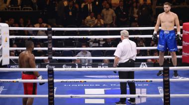 Viktor Jurk noqueó a Edwin Castillo con un golpe histórico de 5 segundos