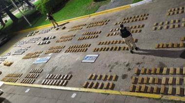 Una camioneta robada y 343 panes de droga: el sorprendente hallazgo de Prefectura
