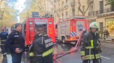 Incendio y evacuación masiva en un edificio de Avenida de Mayo