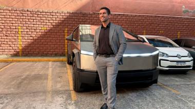 El “dipuTesla” salió a defenderse tras la polémica por su camioneta de lujo