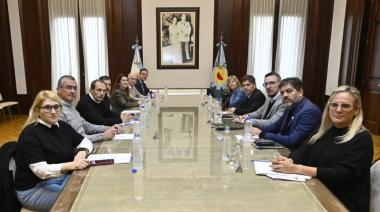 Qué cambia para los municipios si avanzan los fondos de libre disponibilidad