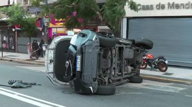 Callao y Corrientes: un choque entre un patrullero y un auto dejó siete heridos