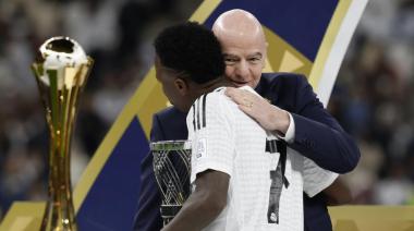Cómo funciona el protocolo de la FIFA para frenar insultos racistas en el Mundial
