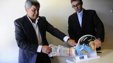 Cómo funciona el invento argentino que ya se usó en más de 300 nacimientos en Europa