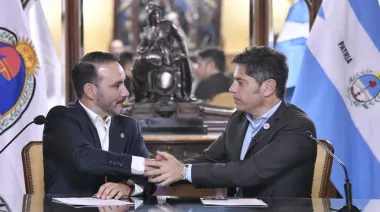 Axel Kicillof y Juan Pablo Valdés, una foto en Corrientes que desafía a Milei