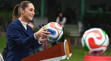 Claudia Sheinbaum convierte una canción mundialista en propaganda cultural