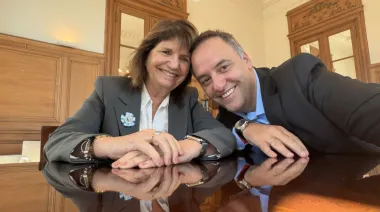 La declaración jurada de Adorni: del "pensé en renunciar" a la torta de Bullrich