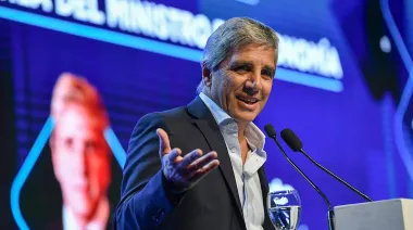 Milei y Caputo consiguieron dólares frescos en una licitación con ofertas récord
