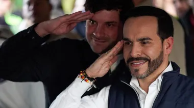 Colombia mira el espejo de Daniel Noboa: seguridad, impuestos y giro regional