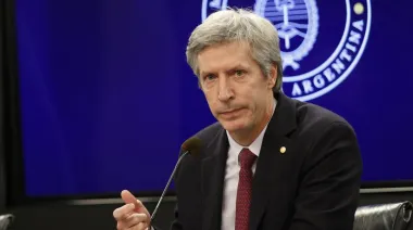 El BCRA flexibiliza una regla creada tras la crisis de 2001 para prestar dólares