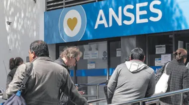 ANSES paga hoy con aguinaldo y bono: cuánto cobran jubilados y titulares de AUH
