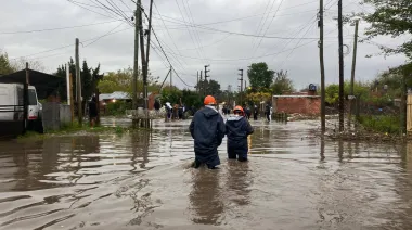 Olas de calor, inundaciones y otros riesgos: el giro de Kicillof para la obra pública