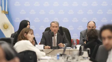 La ley de lobby del Gobierno suma cuestionamientos y se demora su avance en el Congreso