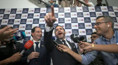 Registraduría de Colombia: De la Espriella supera a Cepeda con 89% escrutado