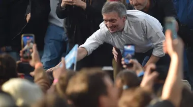 La receta de Máximo Kirchner para su "equilibrio social": subir impuestos