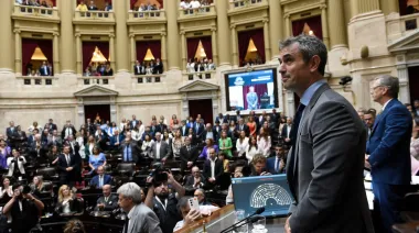 El oficialismo mueve fichas para blindar a Adorni y busca desactivar la ofensiva opositora