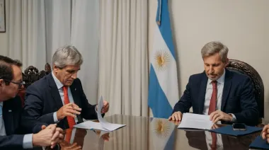 Caputo y Frigerio impulsan un nuevo pacto fiscal para avanzar con la baja de impuestos