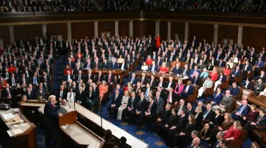 ¿Puede el Congreso limitar la ofensiva contra Irán? La clave del nuevo choque