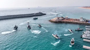 11.000 marinos atrapados en el Golfo: Hormuz se convierte en la primera prueba real de la paz con Irán