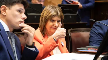 Adorni resiste, Bullrich se distancia y Milei busca cambiar de tema