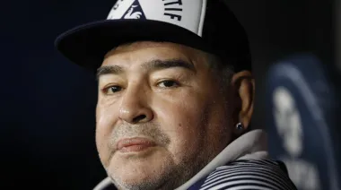 Declaran tres enfermeros que cuidaron a Maradona: el chat que puede complicar a los acusados