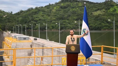 Bukele mueve la regulación eléctrica a la DGEHM y redefine el rol de la SIGET