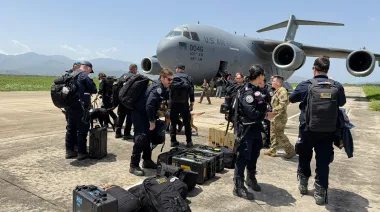 Comando Sur despliega aviones y buques para ayudar a Venezuela tras el terremoto