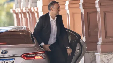 Manuel Adorni: la trama de la crisis que puso al Gobierno de Milei contra las cuerdas