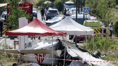 Qué se sabe del avión que cayó en Francia y dejó 11 muertos en segundos
