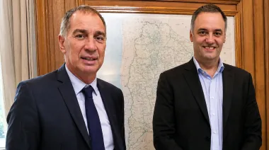 Santilli se diferencia de Adorni y apuesta a reconstruir puentes con gobernadores