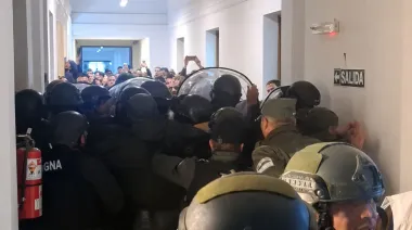 Rodolfo Aguiar encabeza la protesta de ATE en la CNEA y apunta al Gobierno