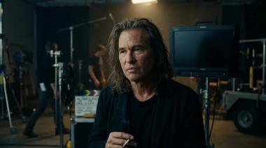 Val Kilmer acusado de ser “el peor ser humano” por un cineasta que lo dirigió hace 20 años