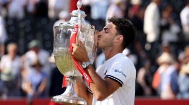 Francisco Cerúndolo rompe barreras y conquista el histórico ATP de Queen’s
